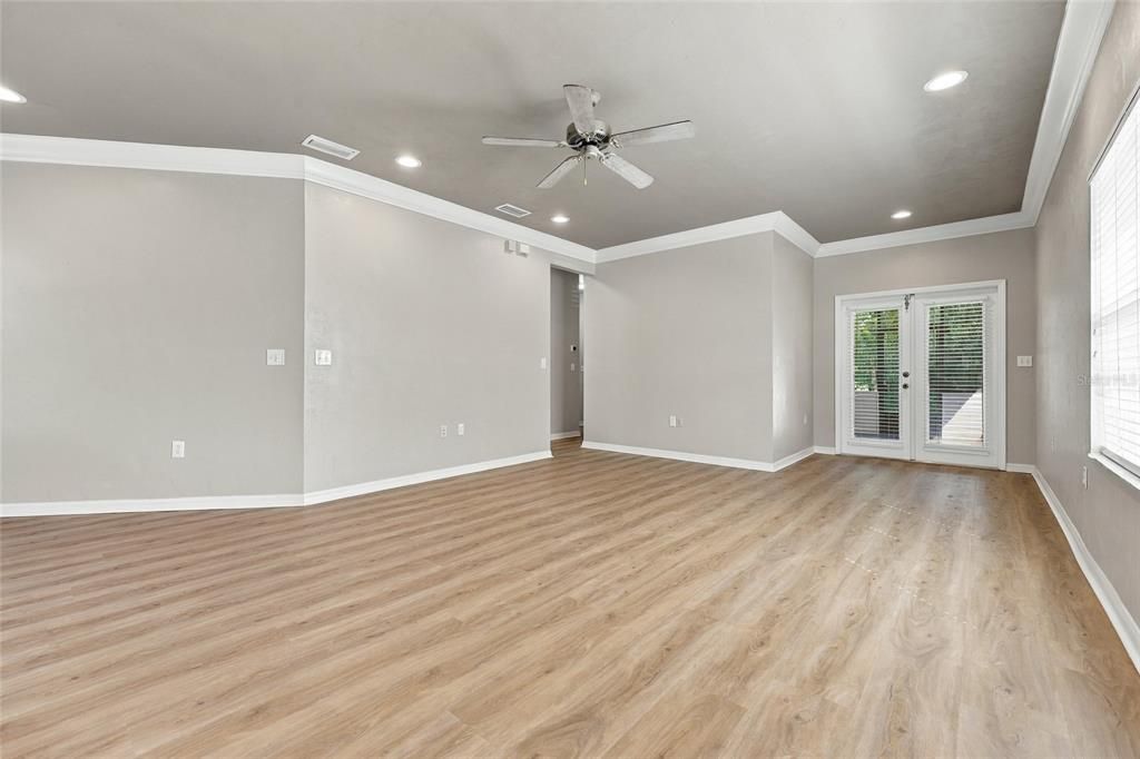 For Sale: $279,000 (3 beds, 2 baths, 1380 Square Feet)