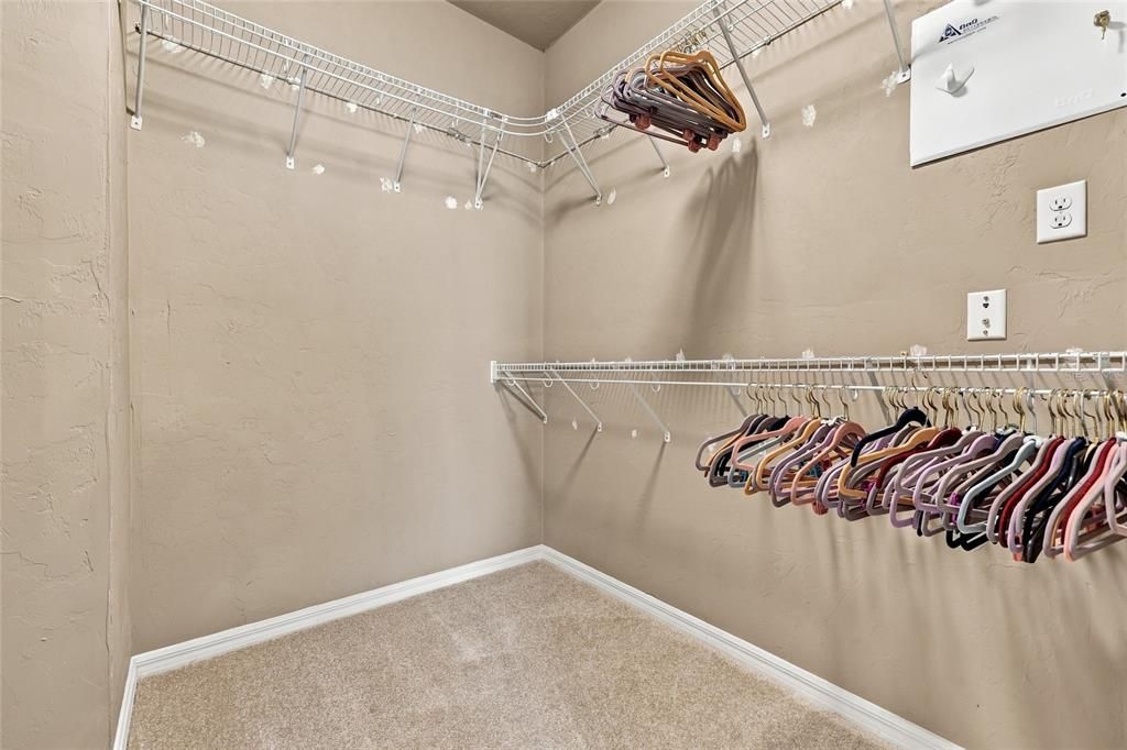 For Sale: $279,000 (3 beds, 2 baths, 1380 Square Feet)
