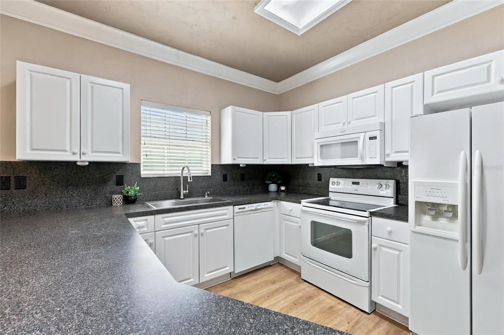 For Sale: $279,000 (3 beds, 2 baths, 1380 Square Feet)