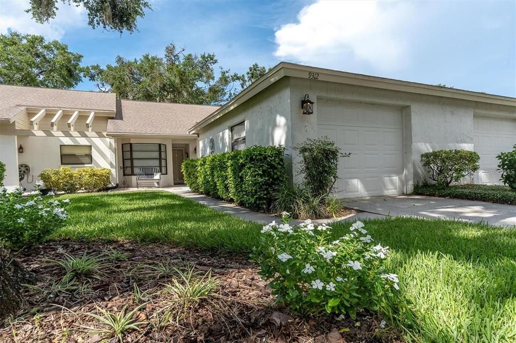 For Sale: $247,500 (2 beds, 2 baths, 1162 Square Feet)