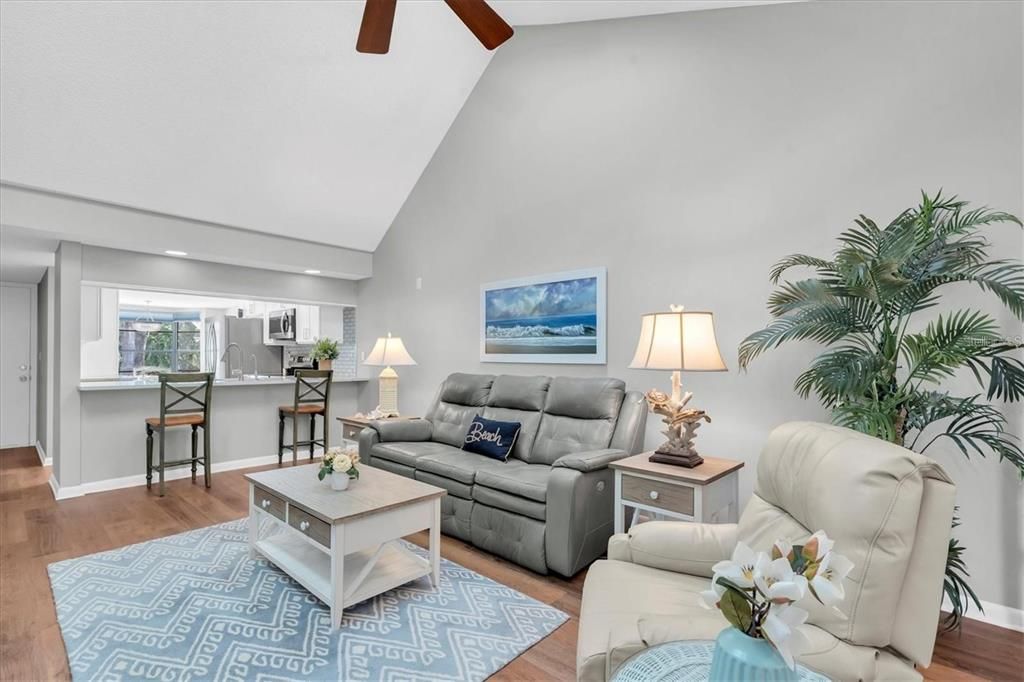 For Sale: $247,500 (2 beds, 2 baths, 1162 Square Feet)