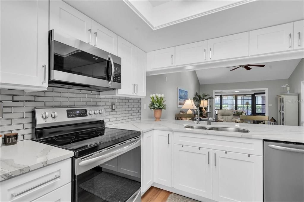 For Sale: $247,500 (2 beds, 2 baths, 1162 Square Feet)