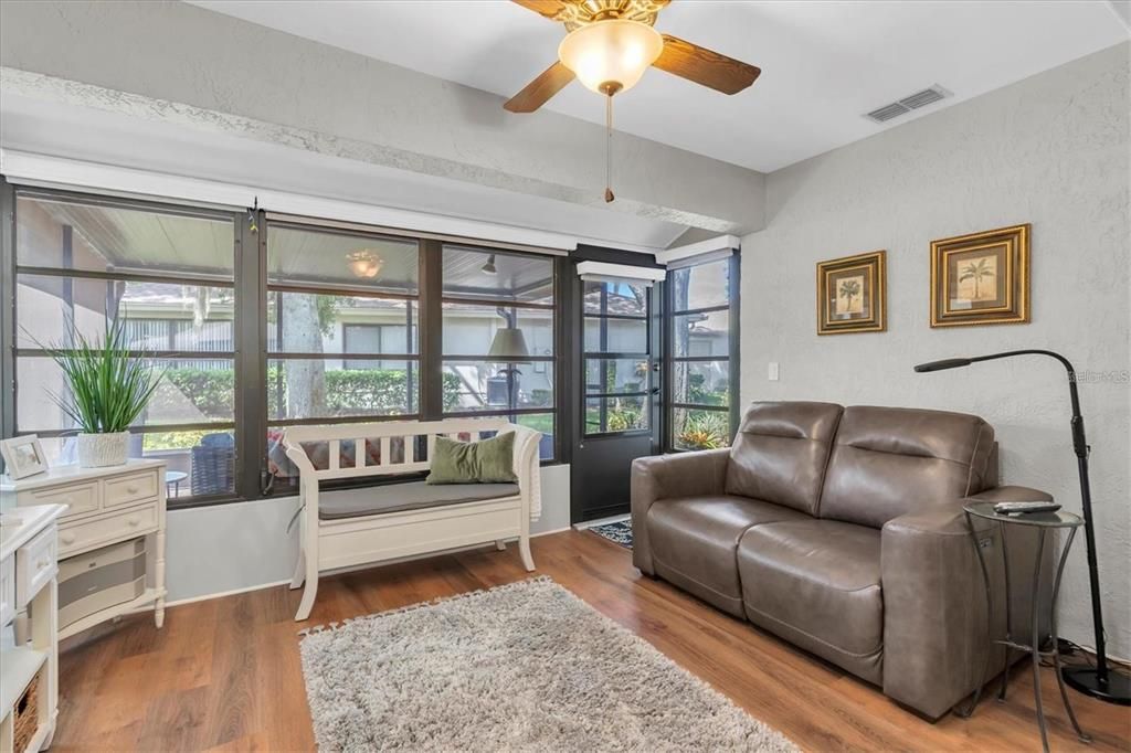 For Sale: $247,500 (2 beds, 2 baths, 1162 Square Feet)