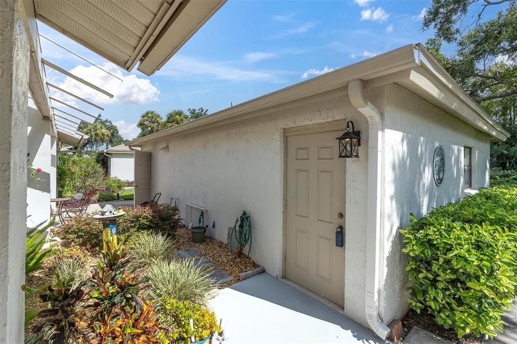 For Sale: $247,500 (2 beds, 2 baths, 1162 Square Feet)