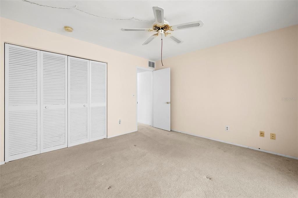 For Sale: $75,000 (2 beds, 1 baths, 965 Square Feet)