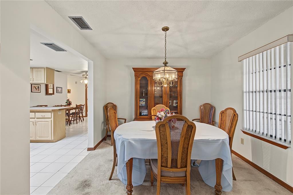 На продажу: $499,900 (4 спален, 2 ванн, 1870 Квадратных фут)