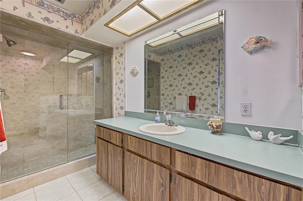 На продажу: $499,900 (4 спален, 2 ванн, 1870 Квадратных фут)