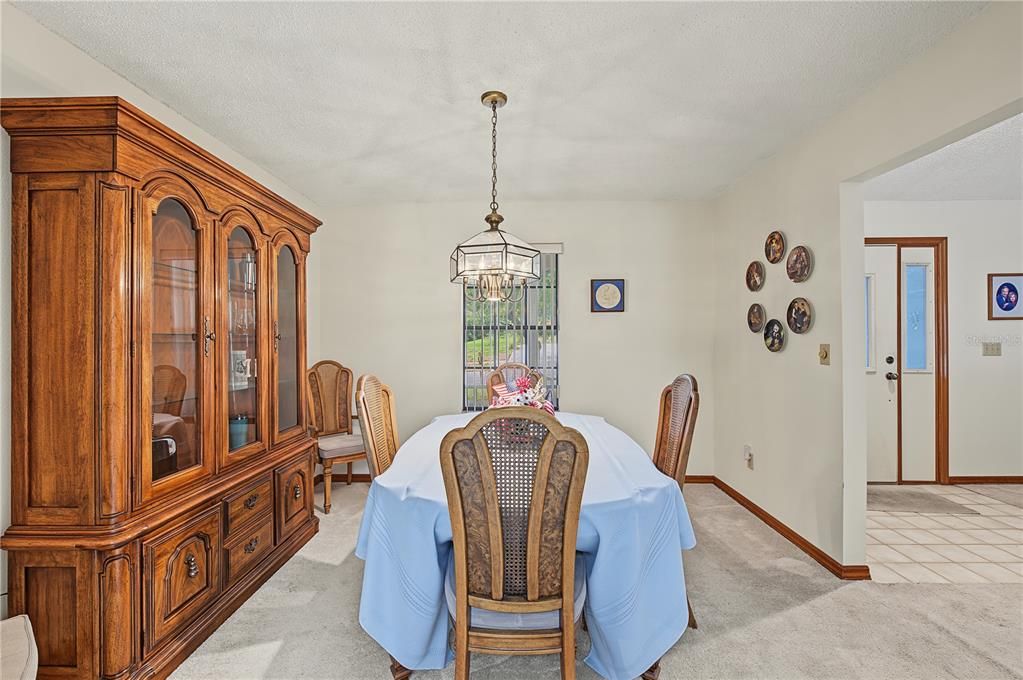 На продажу: $499,900 (4 спален, 2 ванн, 1870 Квадратных фут)
