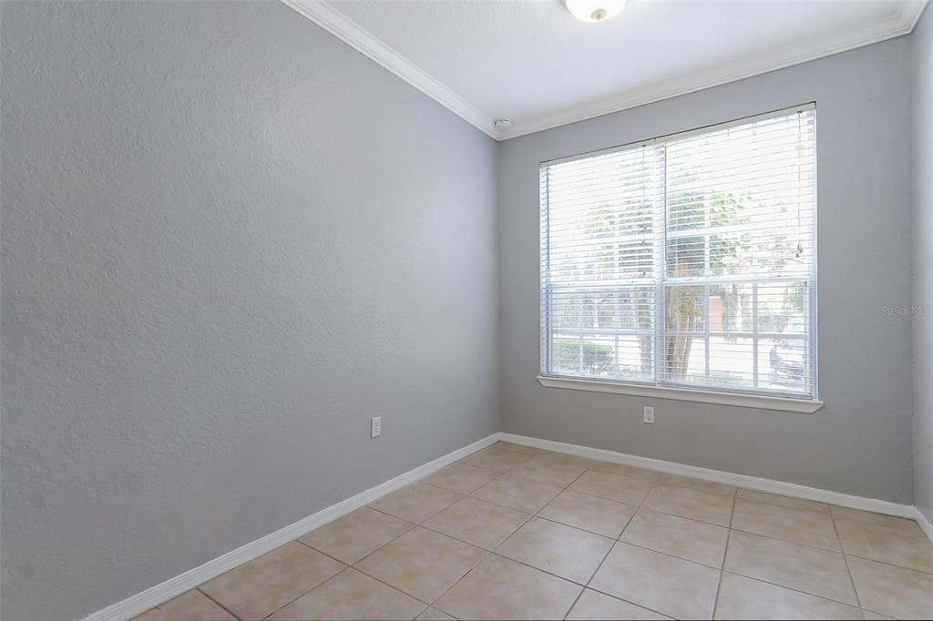For Sale: $149,000 (1 beds, 1 baths, 826 Square Feet)