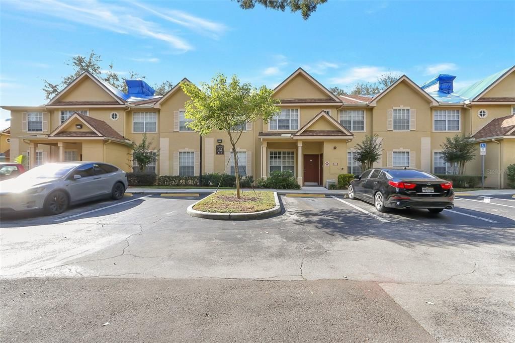 For Sale: $149,000 (1 beds, 1 baths, 826 Square Feet)