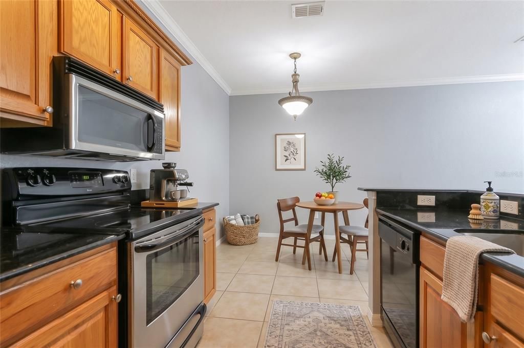 For Sale: $149,000 (1 beds, 1 baths, 826 Square Feet)
