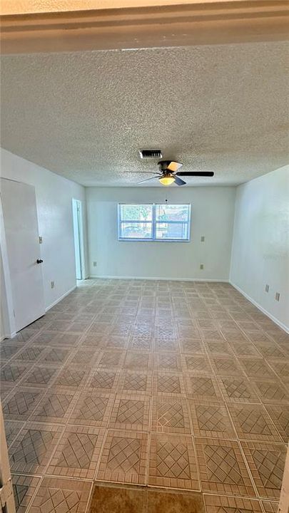 For Rent: $1,500 (2 beds, 1 baths, 650 Square Feet)