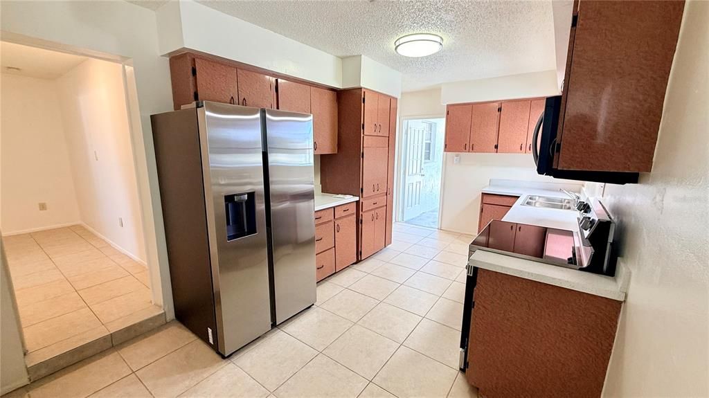 For Rent: $1,500 (2 beds, 1 baths, 650 Square Feet)