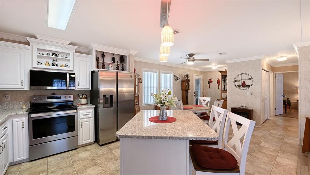 Active With Contract: $250,000 (2 beds, 2 baths, 1188 Square Feet)