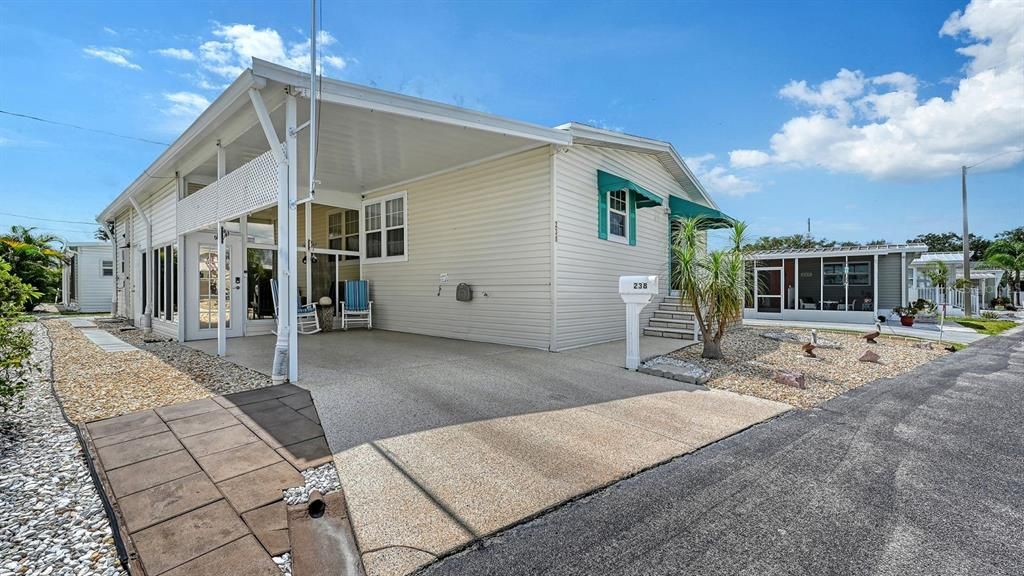 Active With Contract: $250,000 (2 beds, 2 baths, 1188 Square Feet)