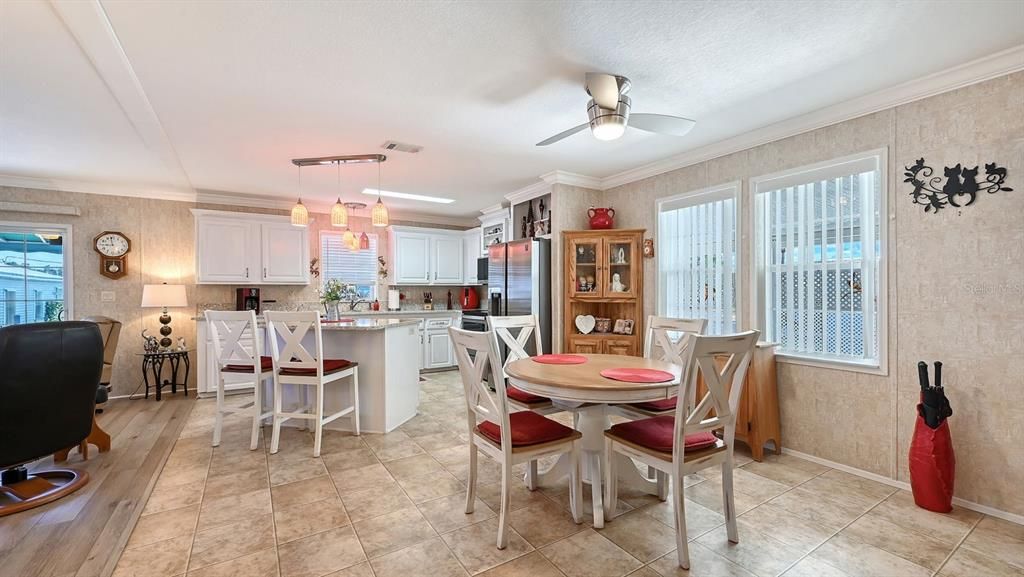 Active With Contract: $250,000 (2 beds, 2 baths, 1188 Square Feet)