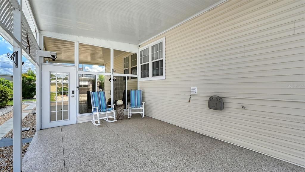 Active With Contract: $250,000 (2 beds, 2 baths, 1188 Square Feet)
