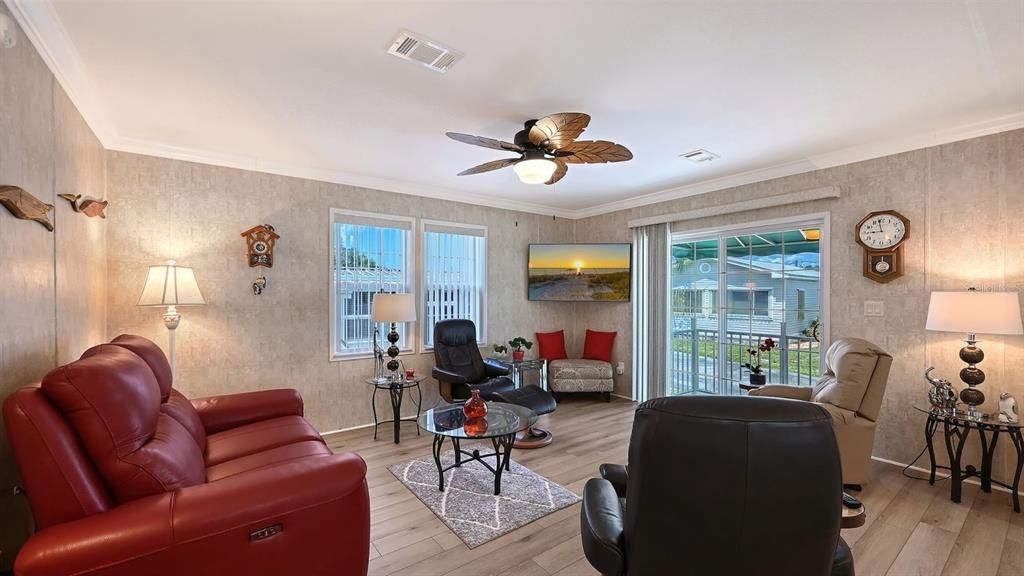 Active With Contract: $250,000 (2 beds, 2 baths, 1188 Square Feet)