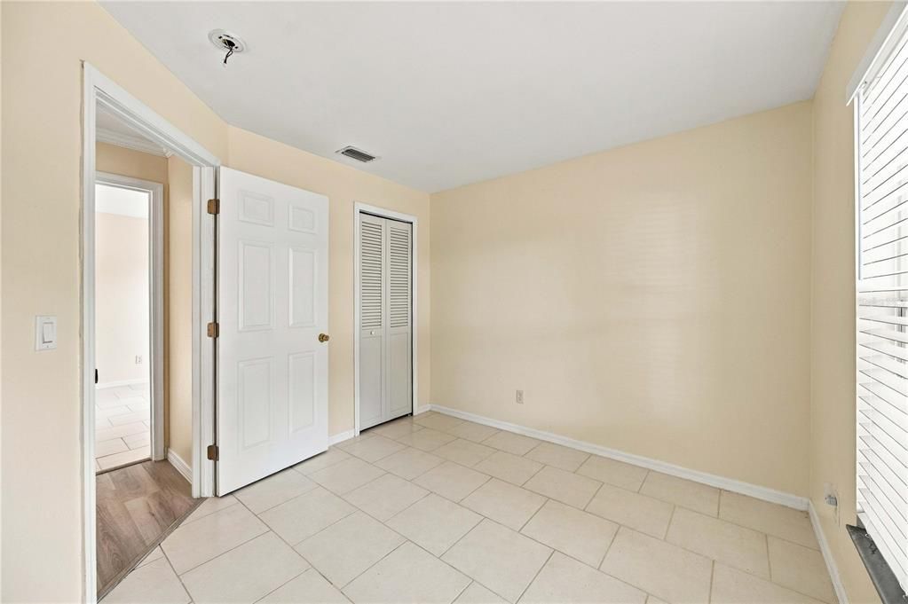 For Sale: $289,900 (3 beds, 2 baths, 1372 Square Feet)