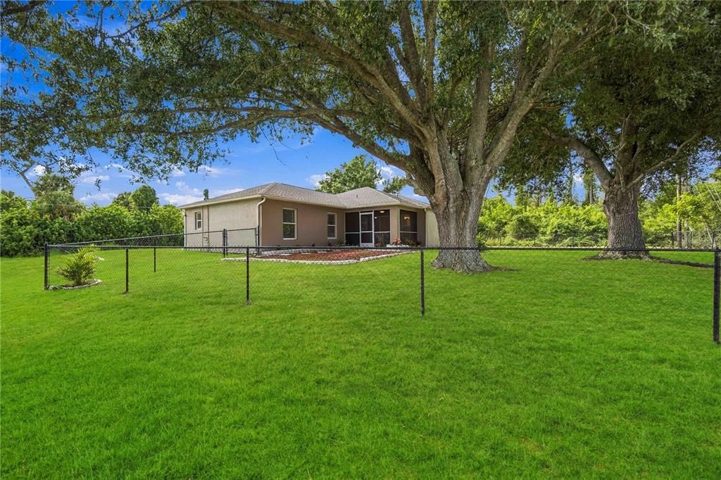 For Sale: $289,900 (3 beds, 2 baths, 1372 Square Feet)