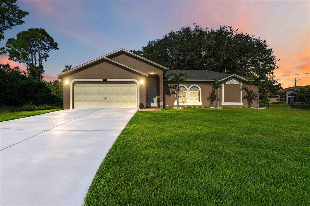 For Sale: $289,900 (3 beds, 2 baths, 1372 Square Feet)