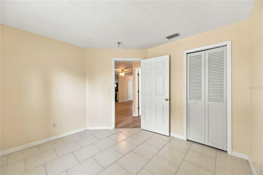 For Sale: $289,900 (3 beds, 2 baths, 1372 Square Feet)