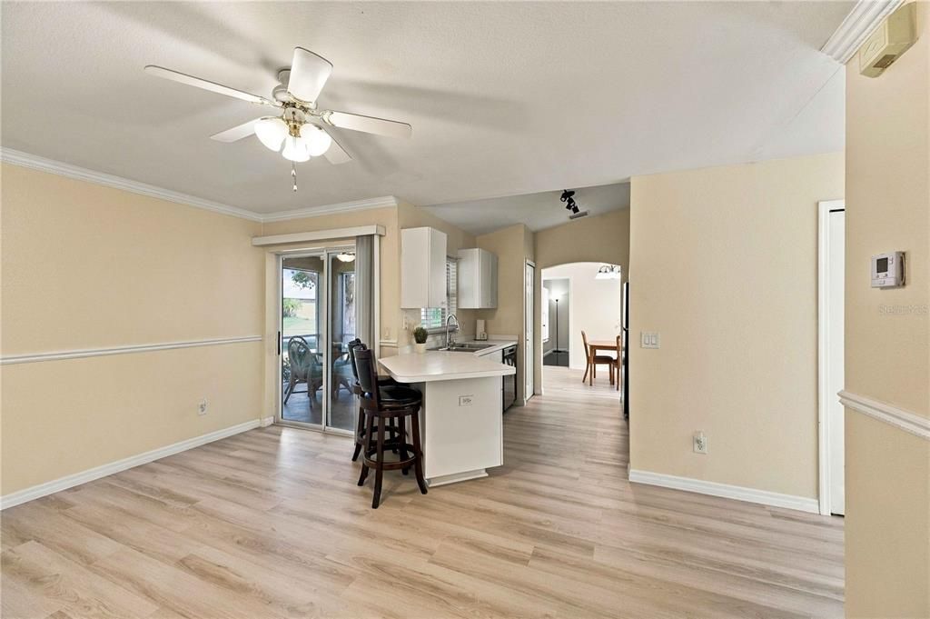 For Sale: $289,900 (3 beds, 2 baths, 1372 Square Feet)