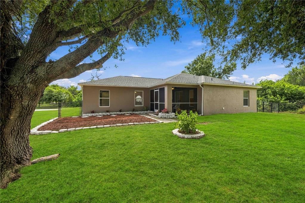For Sale: $289,900 (3 beds, 2 baths, 1372 Square Feet)