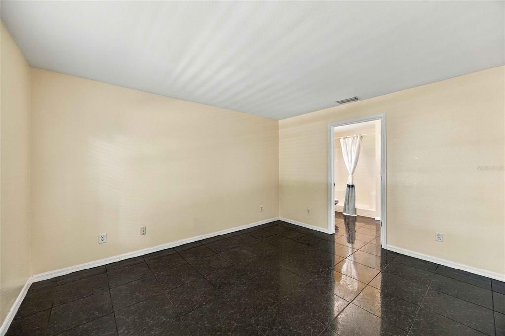 For Sale: $289,900 (3 beds, 2 baths, 1372 Square Feet)