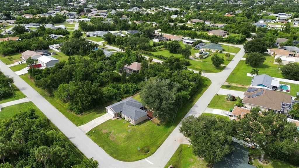 For Sale: $289,900 (3 beds, 2 baths, 1372 Square Feet)
