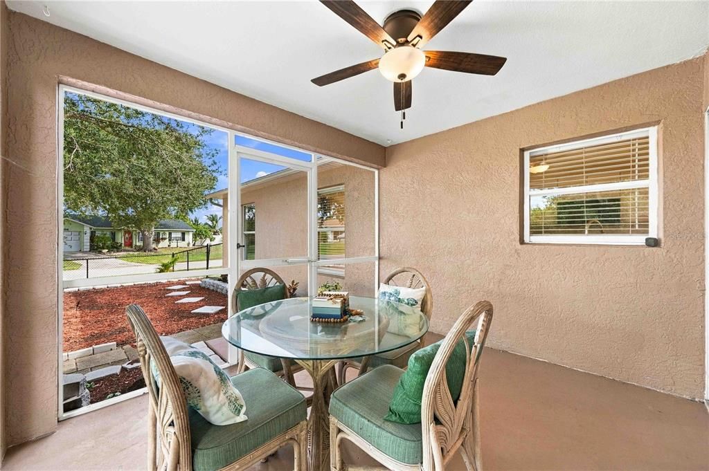 For Sale: $289,900 (3 beds, 2 baths, 1372 Square Feet)