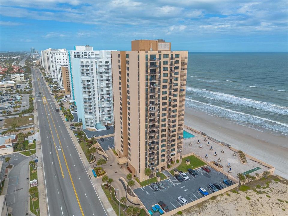 En Venta: $329,900 (2 camas, 2 baños, 1072 Pies cuadrados)
