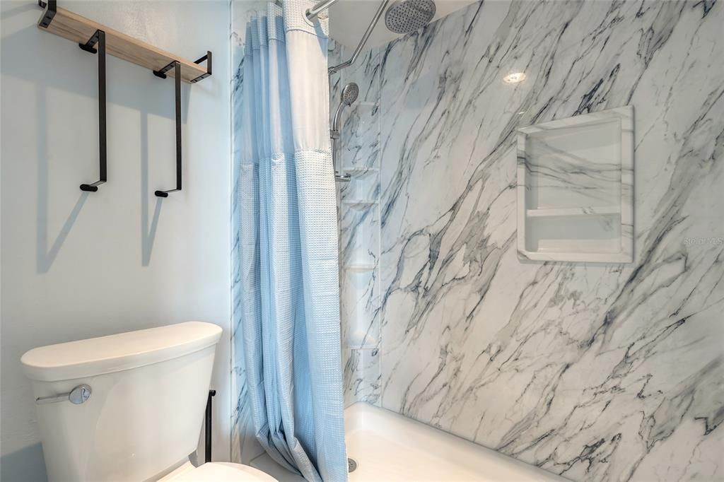 En Venta: $329,900 (2 camas, 2 baños, 1072 Pies cuadrados)
