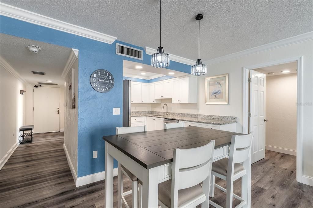 En Venta: $329,900 (2 camas, 2 baños, 1072 Pies cuadrados)