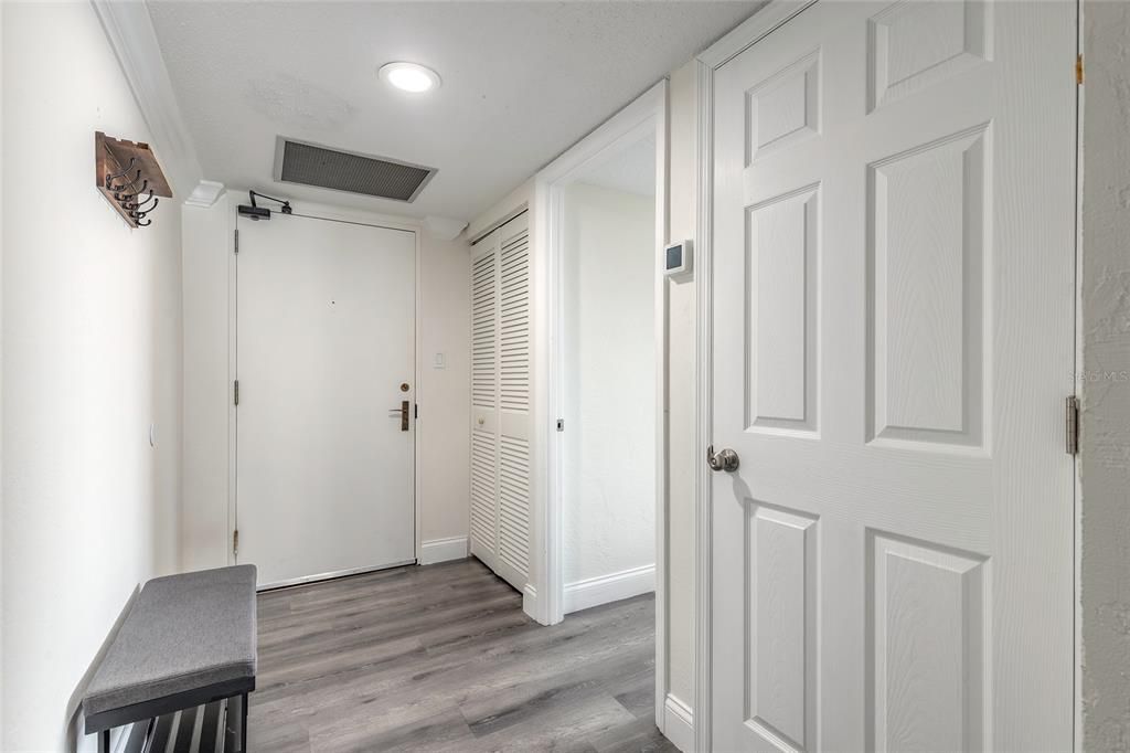 En Venta: $329,900 (2 camas, 2 baños, 1072 Pies cuadrados)