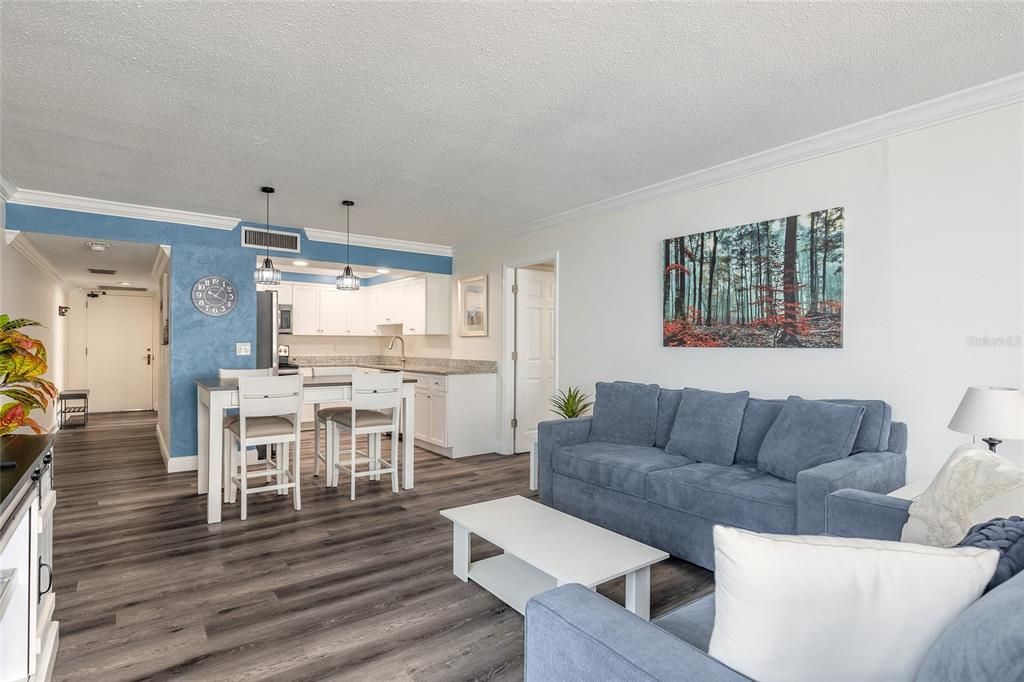 En Venta: $329,900 (2 camas, 2 baños, 1072 Pies cuadrados)
