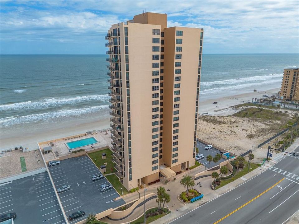 En Venta: $329,900 (2 camas, 2 baños, 1072 Pies cuadrados)