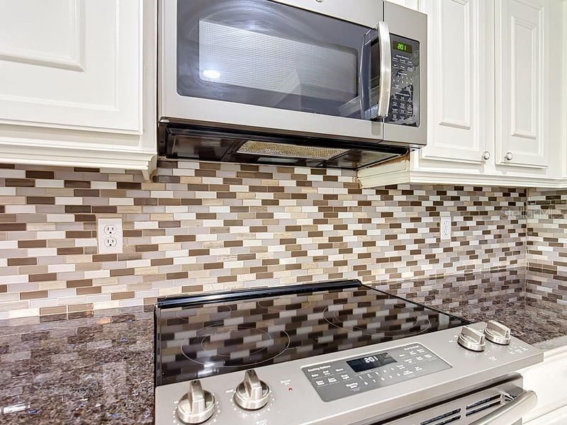 На продажу: $444,900 (3 спален, 2 ванн, 2077 Квадратных фут)