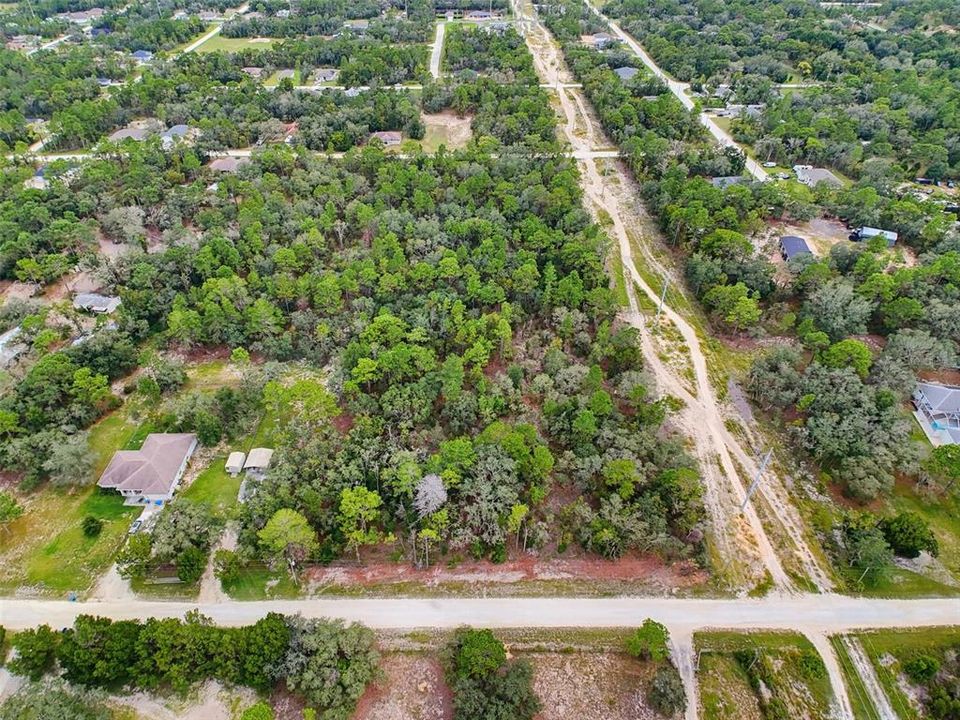待售: $299,500 (4.40 acres)