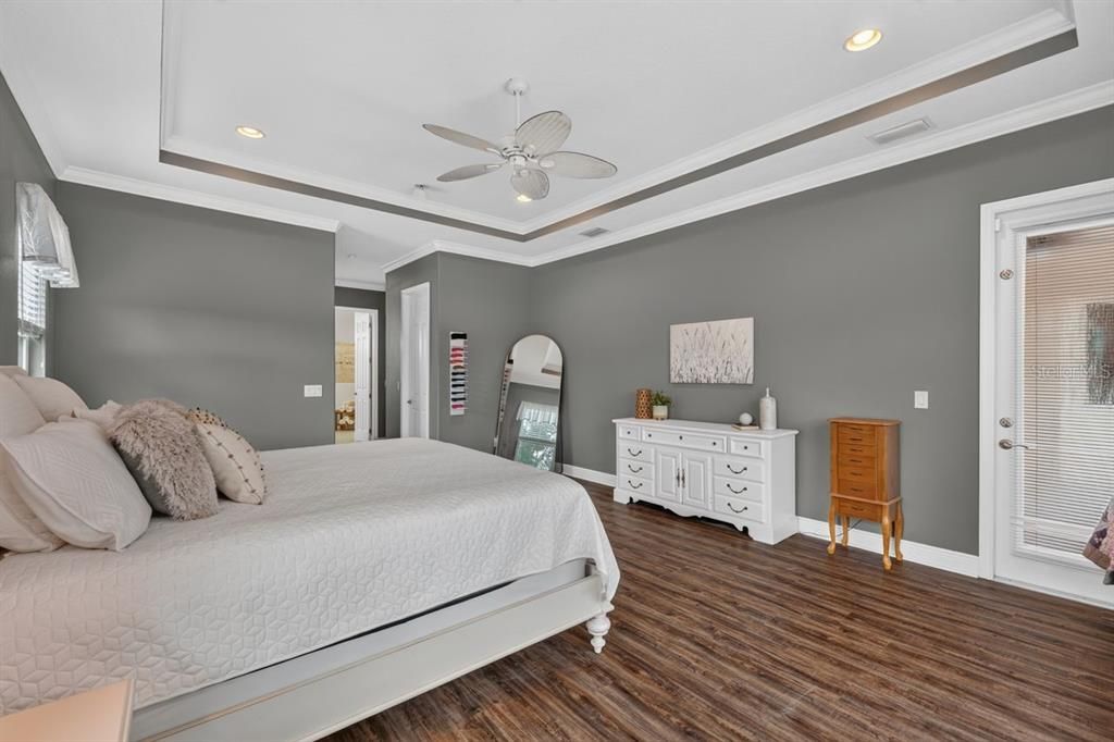 En Venta: $900,000 (3 camas, 3 baños, 3080 Pies cuadrados)