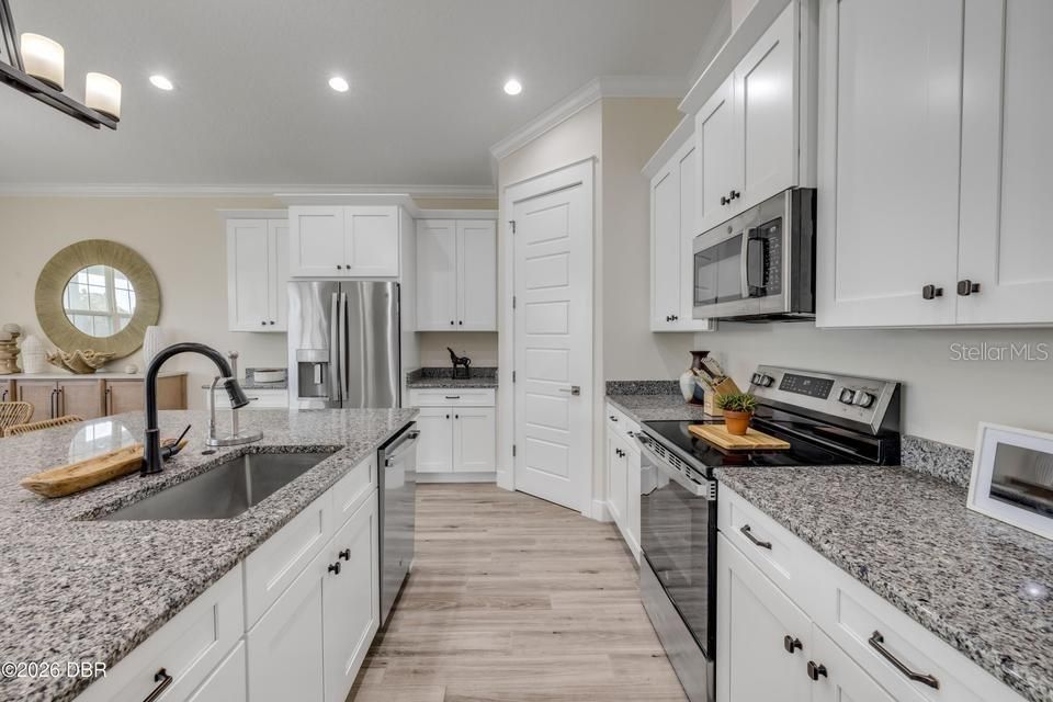 For Sale: $510,000 (3 beds, 2 baths, 1966 Square Feet)