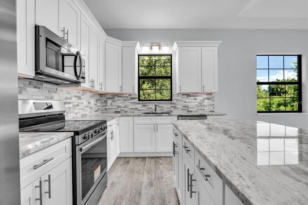 En Venta: $669,000 (6 camas, 0 baños, 3314 Pies cuadrados)