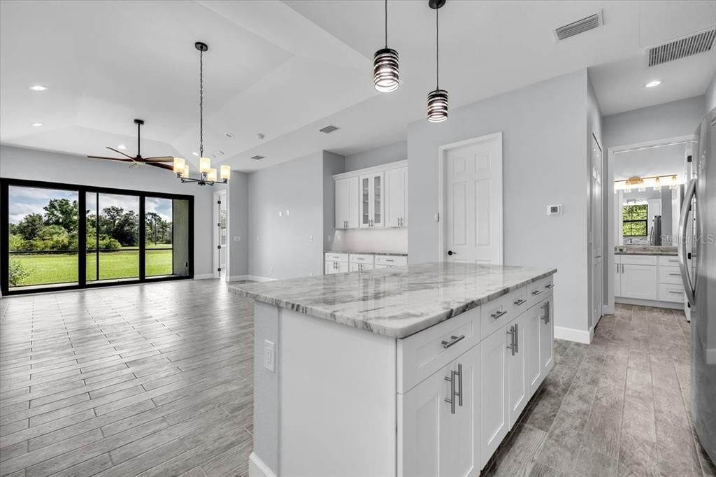 En Venta: $669,000 (6 camas, 0 baños, 3314 Pies cuadrados)