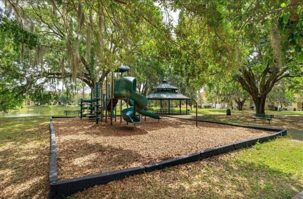 На продажу: $325,000 (3 спален, 2 ванн, 1798 Квадратных фут)