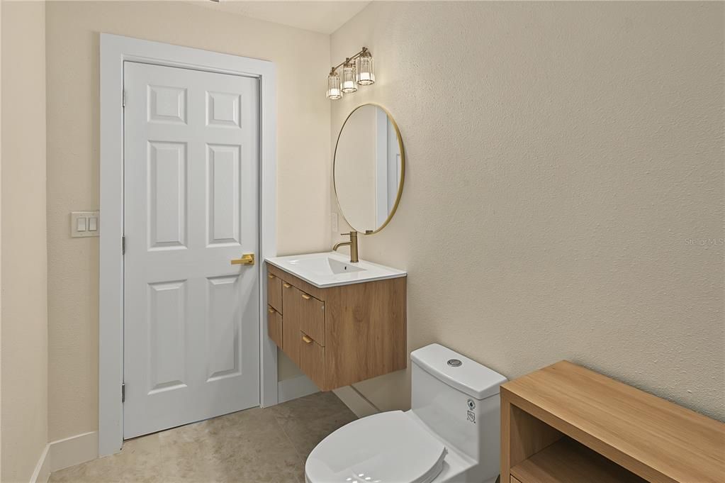 For Sale: $289,900 (2 beds, 1 baths, 1020 Square Feet)