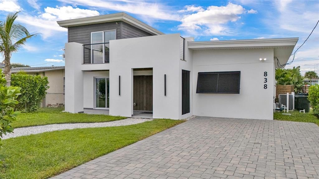 For Sale: $849,000 (4 beds, 3 baths, 1622 Square Feet)
