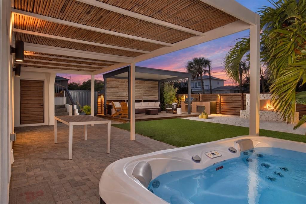 For Sale: $849,000 (4 beds, 3 baths, 1622 Square Feet)
