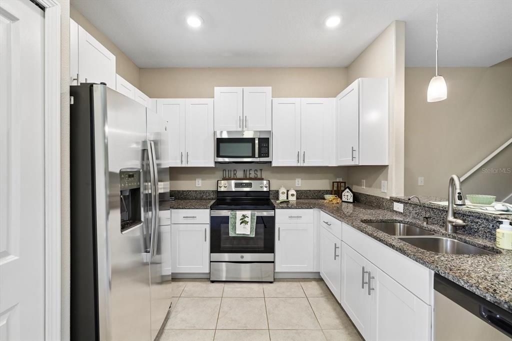 For Sale: $265,000 (3 beds, 2 baths, 1666 Square Feet)