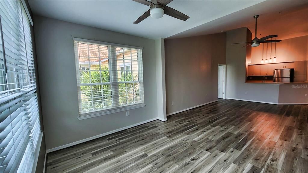 В аренду: $1,900 (2 спален, 2 ванн, 1209 Квадратных фут)