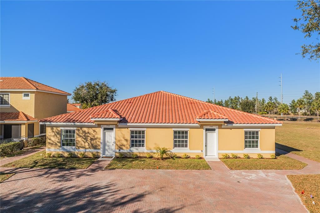 For Sale: $184,900 (2 beds, 2 baths, 1050 Square Feet)